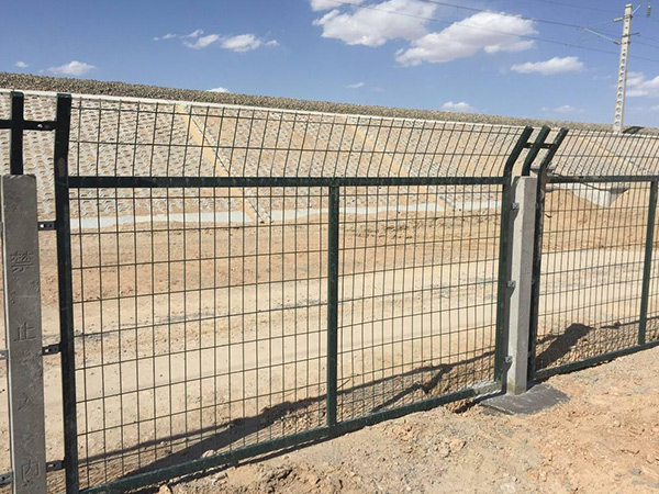 鐵路防護柵欄圖片2 鐵路防護柵欄圖片2