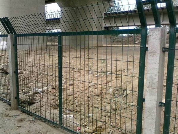 鐵路防護柵欄圖片3 鐵路防護柵欄圖片3