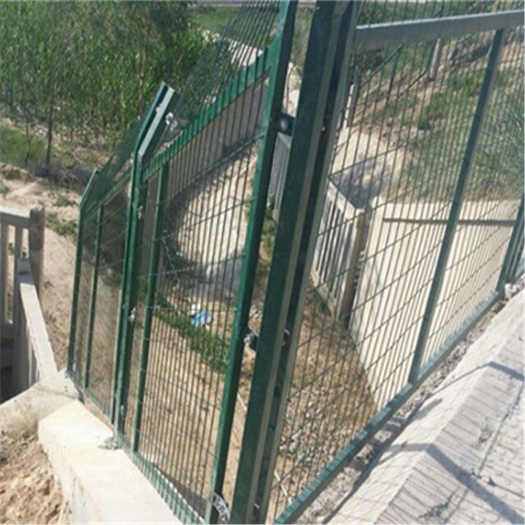 鐵路防護柵欄案例展示圖片4 鐵路防護柵欄案例展示圖片4